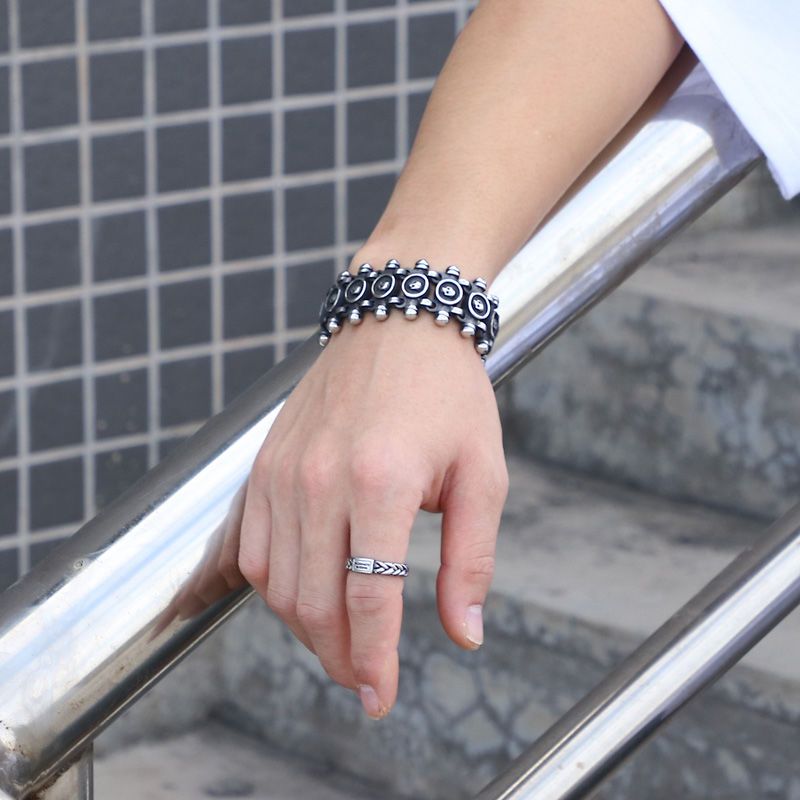 ​   신상품 남성용 티타늄 스틸 해골 팔찌 - 대담한 - Streetwear Brand Jewelry 리뷰 및 가격