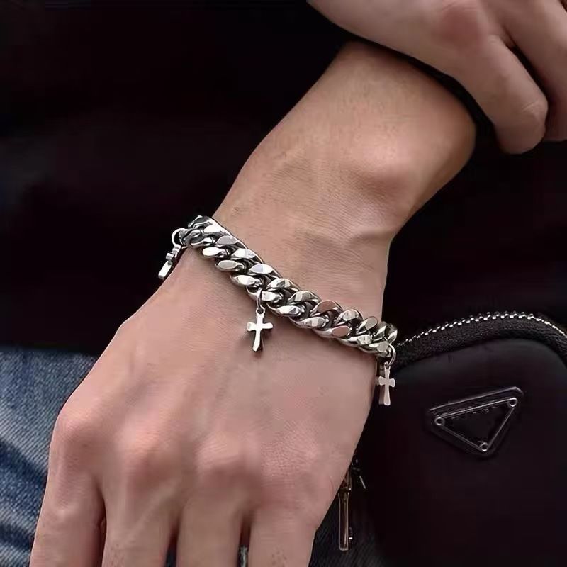 크로스 보더 히트: 미니 십자가가 있는 쿠바 링크 팔찌 - Streetwear Brand Jewelry 리뷰 및 가격