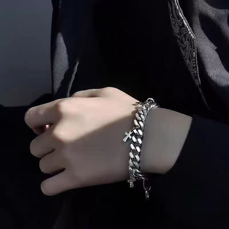 크로스 보더 히트: 미니 십자가가 있는 쿠바 링크 팔찌 - Streetwear Brand Jewelry 리뷰 및 가격